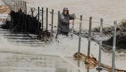 Përmbytjeve shkatërruese në Los Angeles, shpallet gjendja e emergjencës