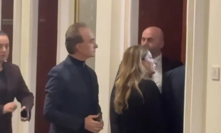 Përplasja tek “Etika”, deputeti i PD debaton me punonjësit e Kuvendit: Të lejohet raportimi i mediave