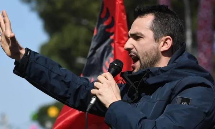 Përplasjet me policinë në protestën e djeshme, Lapaj: Kemi pasur leje, shteti sillet si organizatë bandite