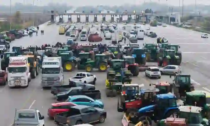 Përshkallëzim i protestave në Greqi: Thirrje për mobilizim dhe bllokada të reja