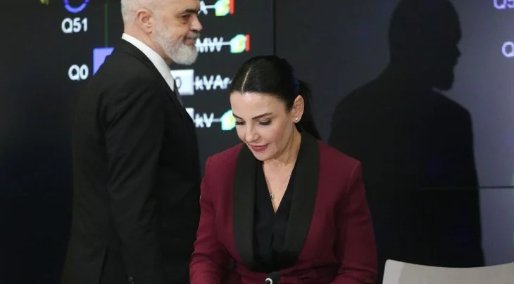 Piktori Rama bën konstitucionalistin dhe shton dozën e presioneve ndaj Gjykatës Kushtetuese për pezullimin e Ballukut