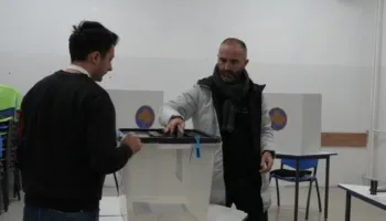 Pjesëmarrja në zgjedhjet në Kosovë, KQZ: Deri në orën 13:00 kanë votuar 17.84 %
