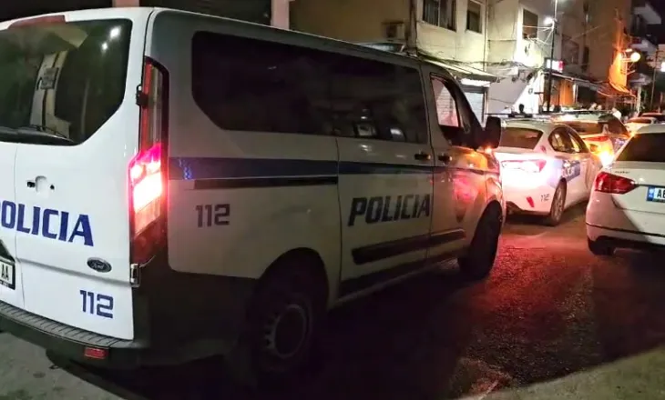 Plagoset me thikë një 45-vjeçar në Durrës, dërgohet me urgjencë në spital, në Kukës kërcet arma, shpallen në kërkim…