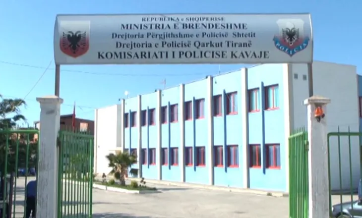 Plagosi pronarin e marketit, arrestohet 42-vjeçari në Kavajë/ I sekuestrohet një thikë e një sëpatë