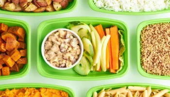 Plastikë, Qelq apo Çelik – Cilat Janë Materialet më të Përshtatshme për Ruajtjen e Ushqimit?