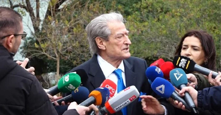 “Po mashton kur flet”/ Berisha flet për takimet e Salianjit: Axhendë personale, ta vazhdojë sa të ketë qejf