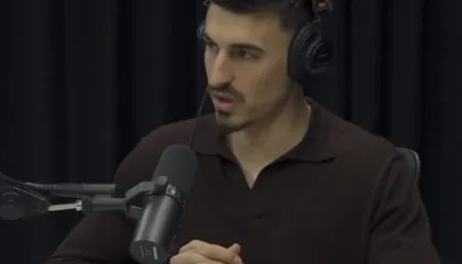 “Podcasti” i Ramës / Futbollisti nga Petrela, ambasador i turizmit shqiptar në Poloni