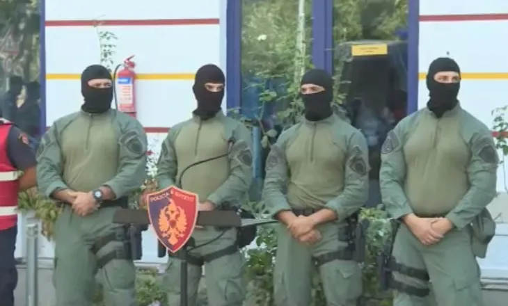 Policët ngelin pa shpërblim?! Bonuset e fundvitit i vendosin shefat, përfitojnë të preferuarit