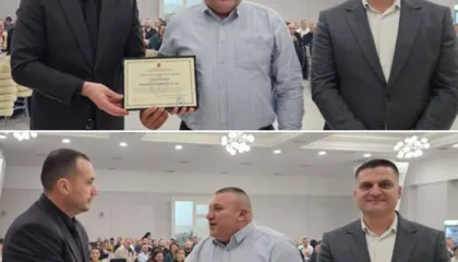 Polici që shpëtoi protestuesin e PD nga djegia e molotovit që hodhi vetë!