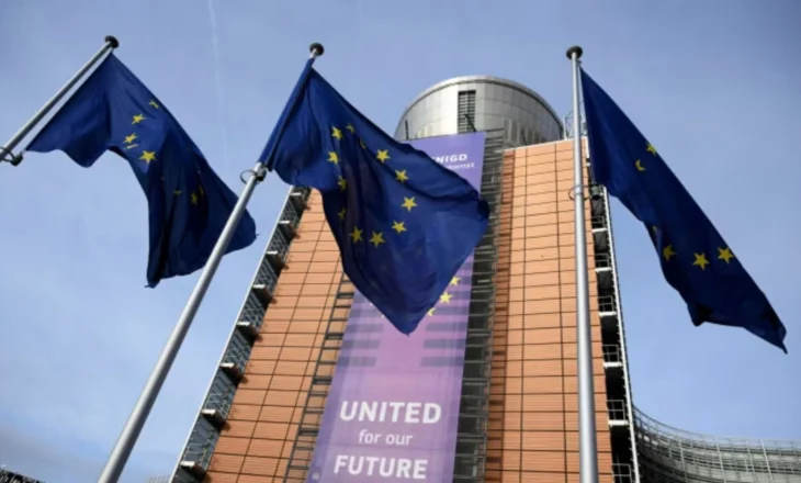 Policia belge bastis zyrat e BE-së në Bruksel dhe Kolegjin e Europës në Bryzh, arrestohen 3 zyrtarë