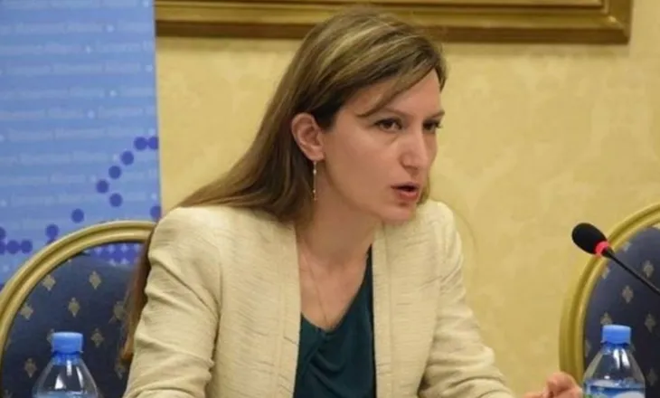 Policia ndaloi drejtoreshën e ministrisë së Brendshme/ DETAJE: I dogji krevatin ish-bashkëjetuesit