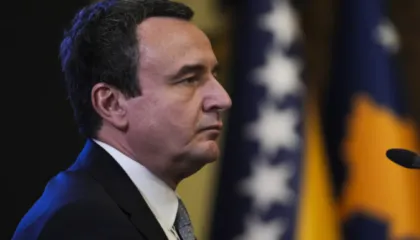 Politico, ‘shuplakë’ Albin Kurtit: Është një populist që e ka izoluar Kosovën!