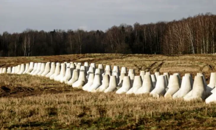 Polonia rikthen minat kundër-njerëzore, kufiri lindor po kthehet në fushë të blinduar