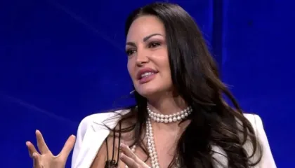 Pres me padurim të bie në dashuri/ Bleona Qereti përlotet: Ai do ngelet një djalë i mrekullueshëm