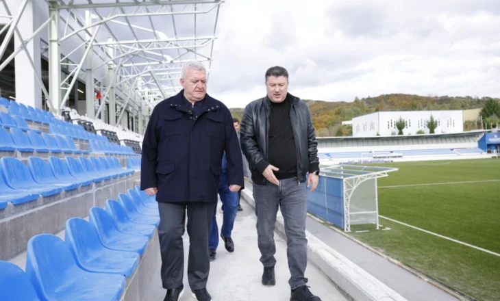 Presidenti Duka inspekton punimet në stadiumin e Vorës: Projekti po shkon drejt përfundimit, dikur dukej ëndërr, sot po bëhet realitet
