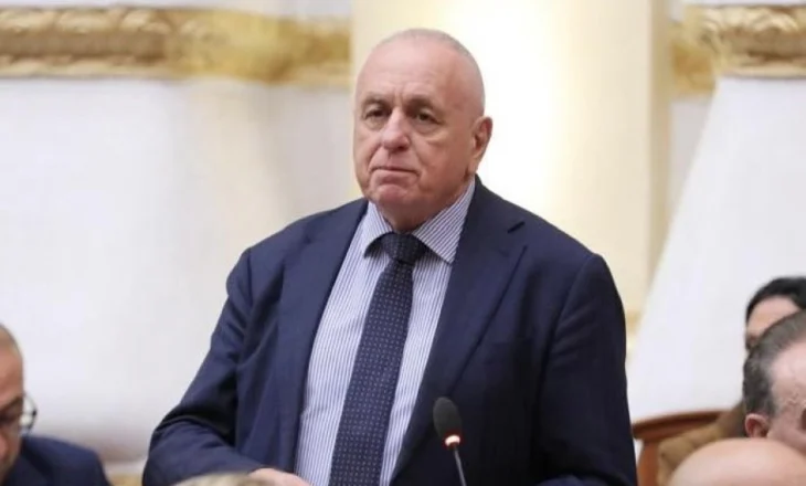 ‘Projekt tinzar i Ramës’, Shehu: Qeveria po shkatërron spitalin e Përmetit për qendra refugjatësh