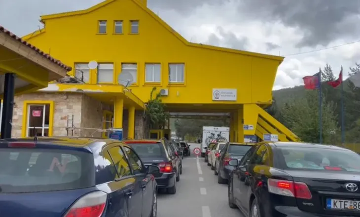 Protesta e fermerëve grekë/ Bllokohet aksi ‘Kapshticë-Selanik’, veturat do lejohen të kalojnë në rrugën dytësore