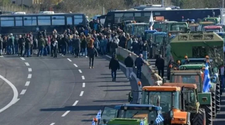 Protesta e fermerëve grekë, Policia: Bllokohet Pika Kufitare e Kapshticës dhe Qafë Thanës
