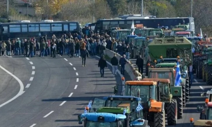 Protesta e fermerëve ‘kyç’ Pikën Kufitare Kakavijë, pala greke pezullon punën
