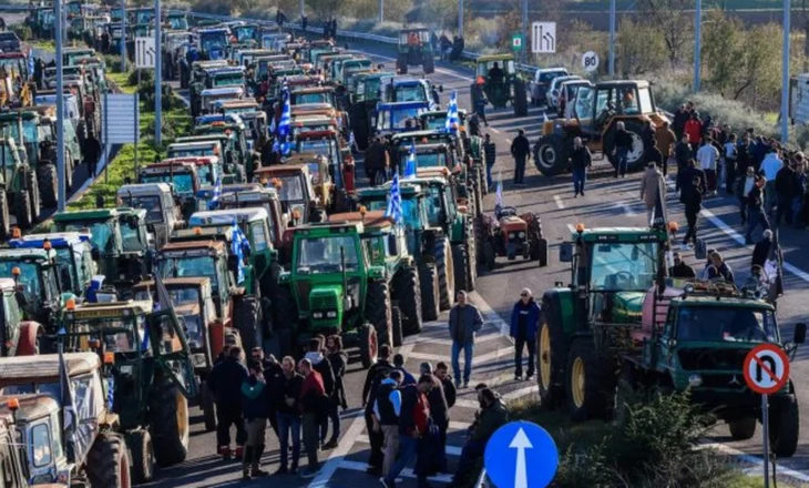 Protesta e fermerëve në Greqi, Kakavijë-Janinë do të bllokohet 6 orë. Policia: Shmangni këto orare