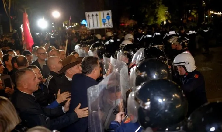 Protesta e opozitës para Kryeministrisë, Policia: Ja rrugët ku do të ketë kufizim dhe bllokim të qarkullimit
