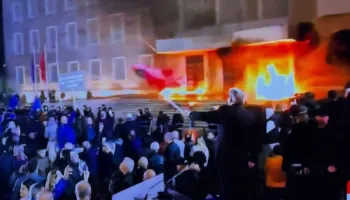 Protesta e opozitës, reagon Balla: Sali, ti nuk e djeg dot më Shqipërinë