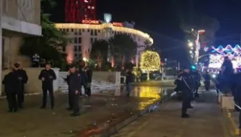 Protesta e opozitës/ Shoqërohen në komisariat disa protestues, policia jep detajet: Janë dëmtuar..