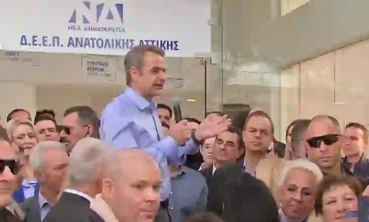 Protesta masive të fermerëve detyrojnë kryeministrin grek të ulet për bisedime/ Mitsotakis: Jam gati për dialog