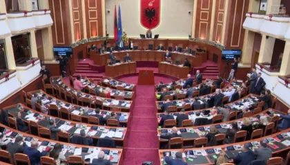 Provat sekrete të SPAK për Ballukun në kasafortën e Kuvendit, Peleshi: Do hapen në praninë e prokurorit. PD: Duam USB-në. Ja strategjia e PS në mbledhjen e Këshillit