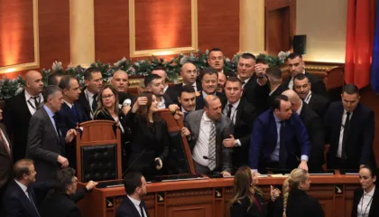 PS kërkoi ‘ndëshkimin’ e 29 deputetëve të PD, mbledhja e “Etikës” shtyhet për të martën