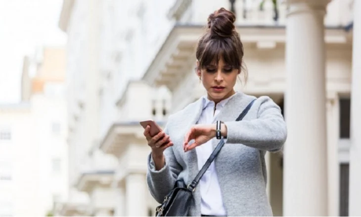 Pse disa njerëz janë gjithmonë me vonesë? Çfarë thotë shkenca për këtë sjellje