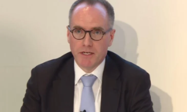 Publikoi para kohe një raport të rëndësishëm fiskal, jep dorëheqjen kreu i Zyrës për Përgjegjësinë Buxhetore në Mbretërinë e Bashkuar