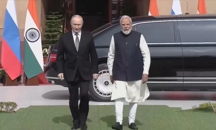 Putin premton furnizime të pandërprera me naftë për Indinë