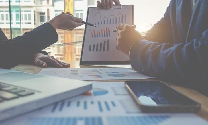 Qeveria ndryshon strategjinë për borxhin, rishikon mënyrën e financimit