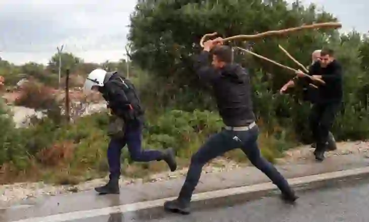 “Qeveria nuk i plotëson kërkesat e fermerëve”/ Protestat në Greqi, gazetari: Do të vazhdojnë deri për Krishtlindje…