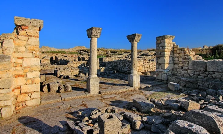 “Qyteti ilir i Bylisit dhe fondet e Brukselit”/ Studiuesi ngre pikëpyetjet: Ku shkoi fondi prej 6.2 milionë eurosh i dhënë në vitin 2018