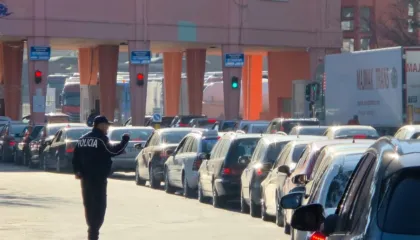 Radhë të gjata në Qafë Thanë