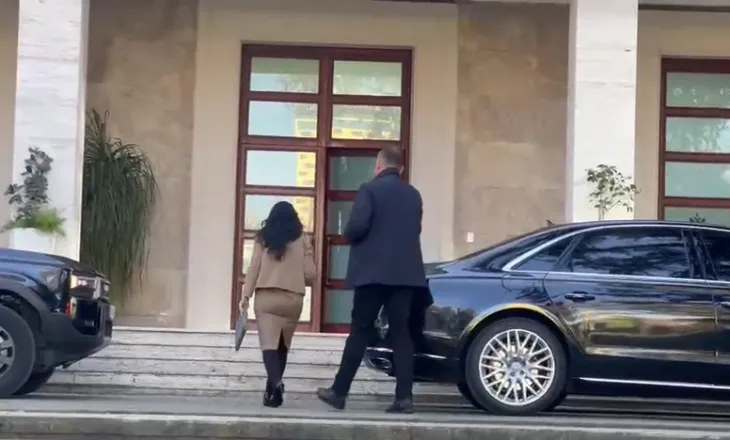 Rama mbledh qeverinë, e pranishme edhe Balluku