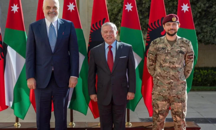 Rama: Me Mbretin e Jordanisë Abdullah II bin Al-Hussein dhe Princin e Kurorës Hussein bin Abdullah II