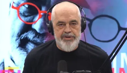 Rama mendon ndryshe për Lindën e tij dixhitale nën akuzë
