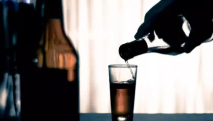 Raporti tronditës, 800 mijë vdekje në vit nga alkooli në Europë