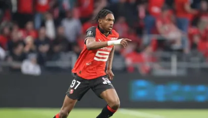 Real Madrid formaton komplet qendrën e mbrojtjes, një emër me përvojë dhe tre talente të reja