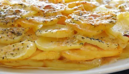 Receta e Thjeshtë e Patateve të Buta me Gjalpë dhe Piper – Shije e Mrekullueshme