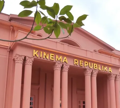 Rihapet Kinema “Republika” në Shkodër, Rama dhe Beci publikojnë pamjet, nis sot shfaqja e filmave