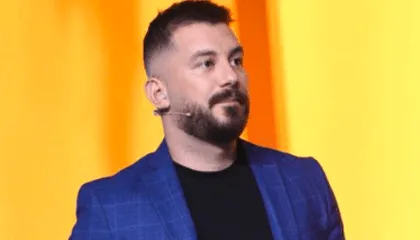 Rikthim jashtë kornizave: Romeo Veshaj gati për një projekt ndryshe