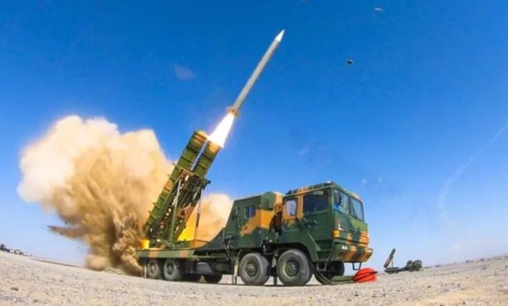 Rindizet tensioni global/ Kina lëshon raketa drejt Tajvanit, mesazh i qartë për SHBA?