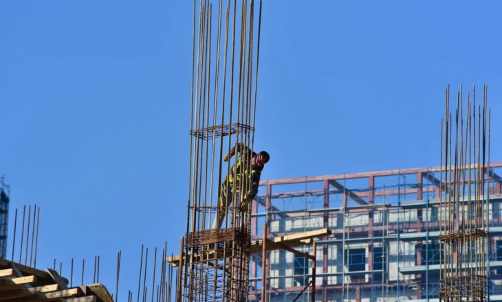 Rriten pagat në sektorin e ndërtimit, Tatimet: Nuk ka rrogë nën 60 mijë lekë, mbrohet punëmarrësi dhe…