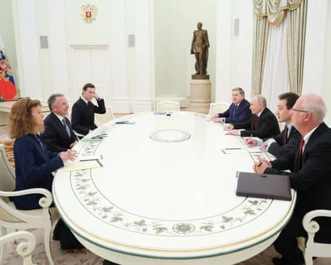 Rusia ‘e gatshme’ për luftë me Evropën, thotë Putin ndërsa nisin bisedimet e paqes me SHBA