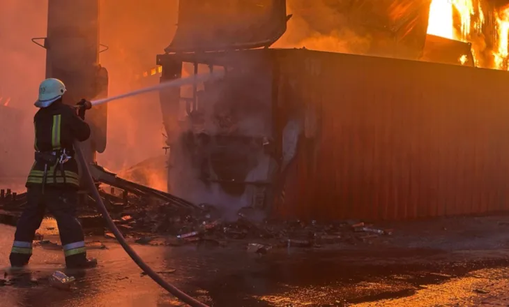 Rusia përgjigjet pas sulmit ukrainas ndaj një cisterne nafte në Mesdhe, godet portin e Odesës, 7 të vdekur dhe 15 të plagosur