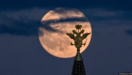 Rusia synon ndërtimin e një centrali energjetik në Hënë deri në vitin 2036